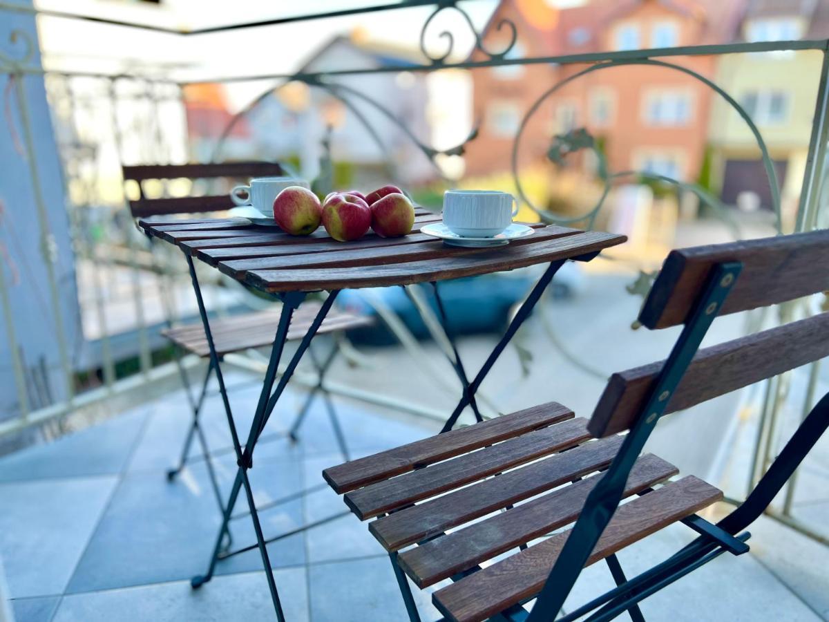 Pod Roza Bed & Breakfast Леба Екстериор снимка
