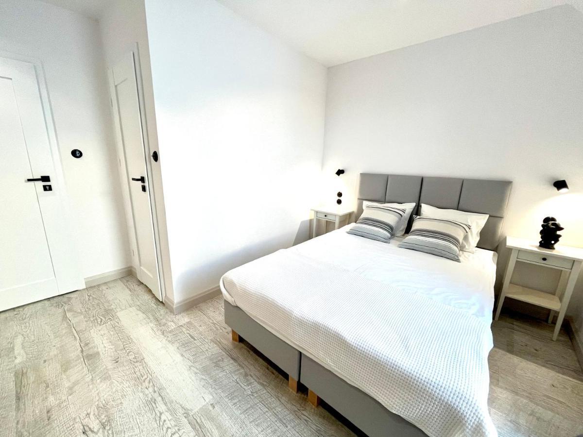 Pod Roza Bed & Breakfast Леба Екстериор снимка