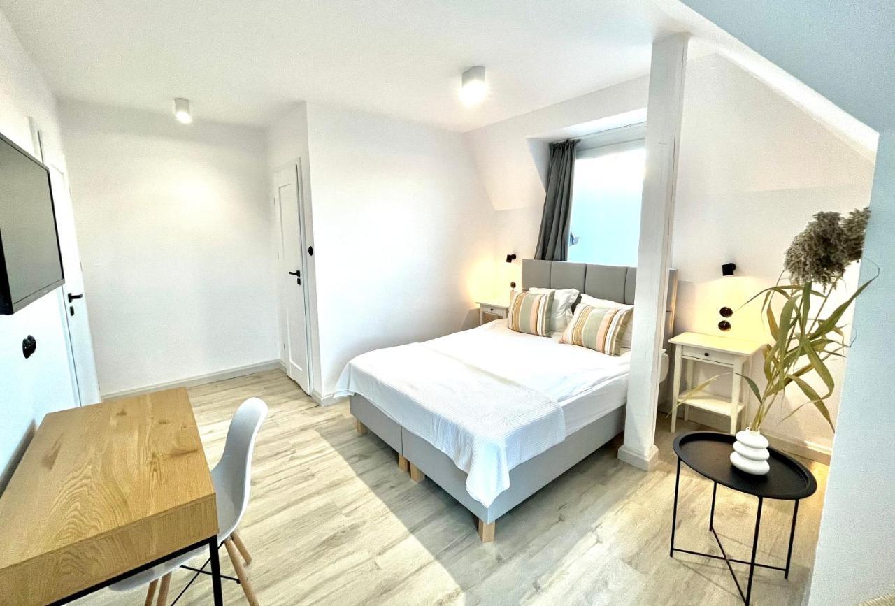 Pod Roza Bed & Breakfast Леба Екстериор снимка