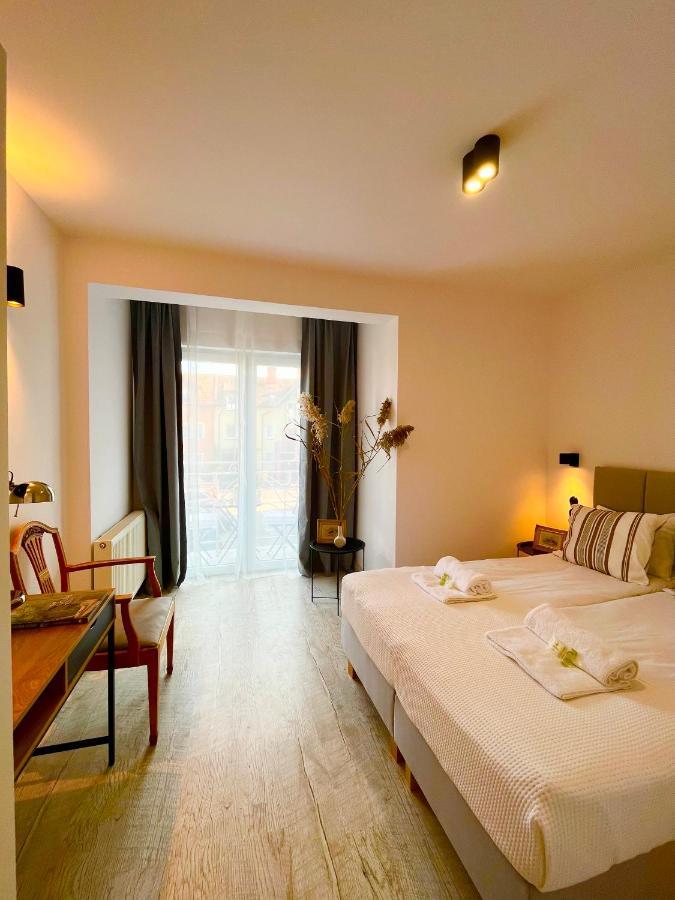 Pod Roza Bed & Breakfast Леба Екстериор снимка