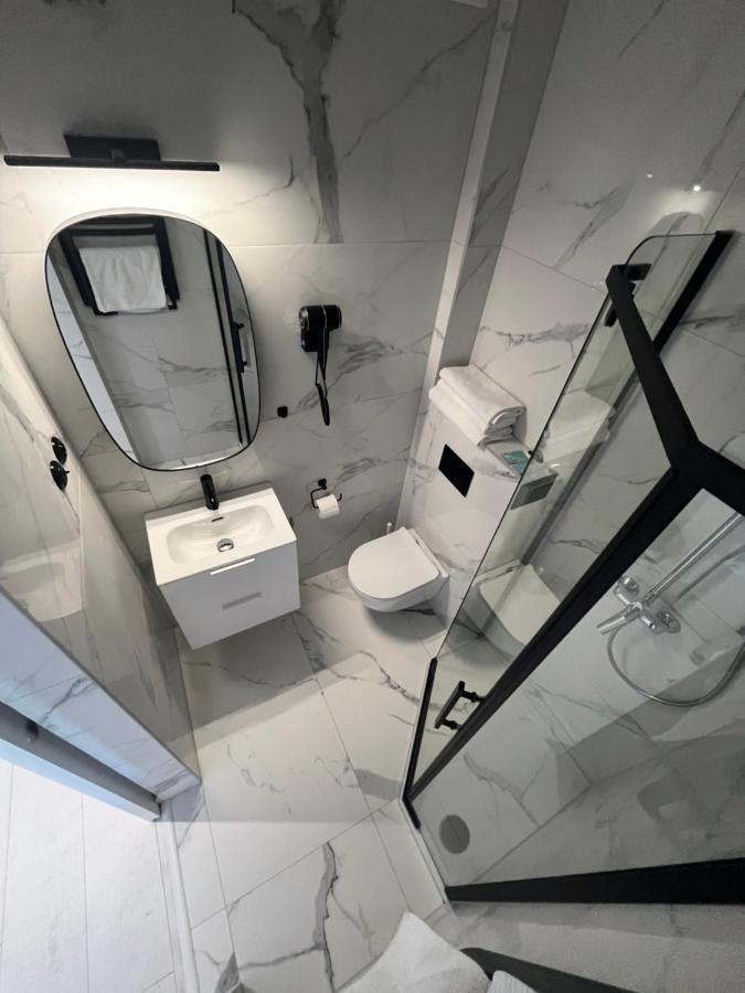 Pod Roza Bed & Breakfast Леба Екстериор снимка