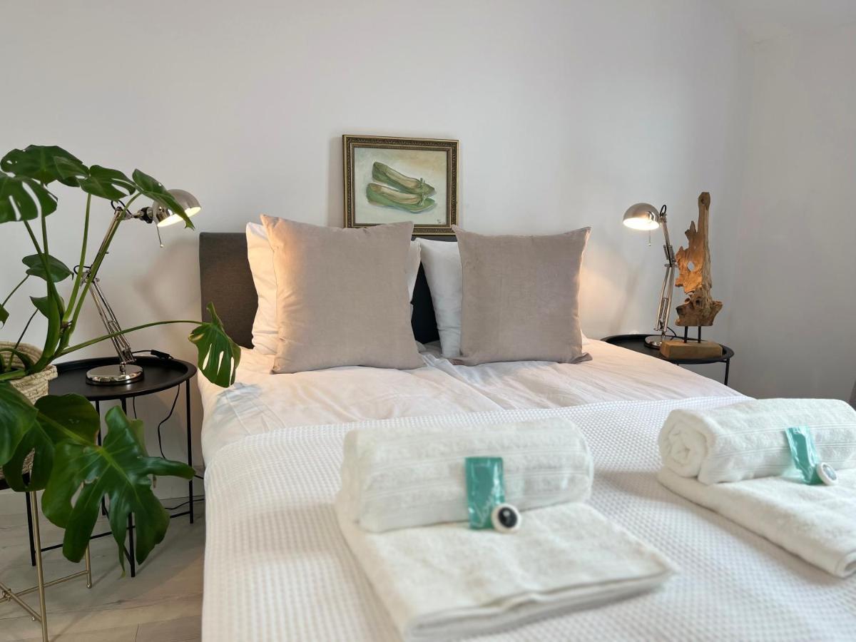 Pod Roza Bed & Breakfast Леба Екстериор снимка